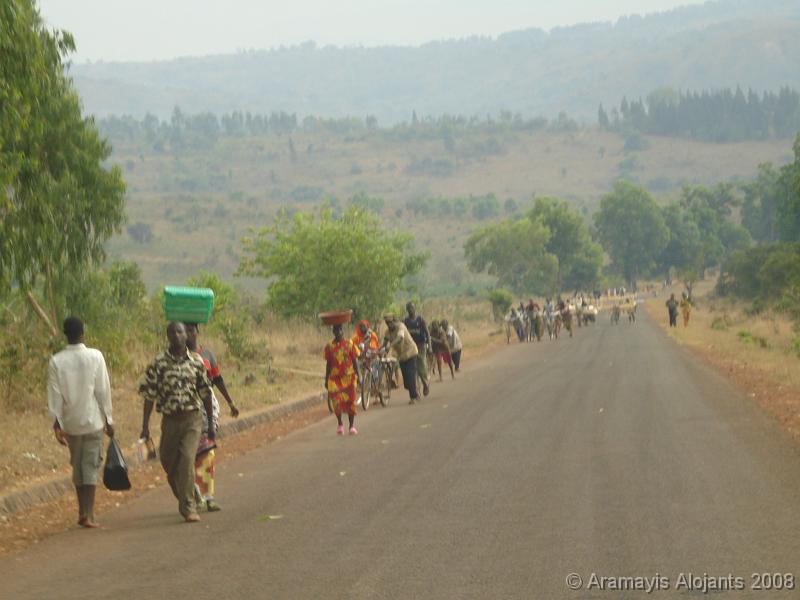 BURUNDI - Market road (2)